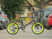 Boost 的迷你自行车（如图）可由电动或脚踏驱动。(图片来源：Boost）