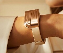 Clair 在不起眼的腕带中装入了一系列传感器。