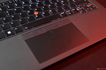 ThinkPad T14 G4：触摸板 + TrackPoint