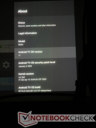 Mogo 2 Pro 在Android 11 上运行，在我测试期间进行了几次更新。(在这张照片中，这台投影仪运行的是Android TV 11 的开箱即用版本）。