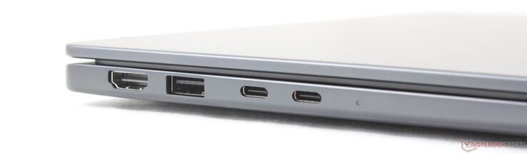 左侧:HDMI 2.1、USB-A 3.2 Gen. 1(1 Gbps)、2 个 USB-C Thunderbolt 4 接口(支持 DisplayPort 2.1 及 Power Delivery)、智能卡读卡器(可选)