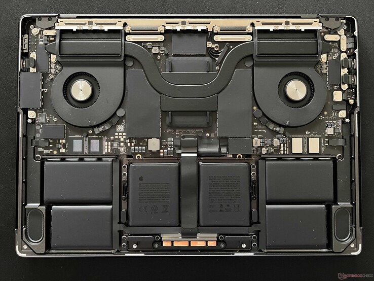 内部布局 MacBook Pro 14 M3 Max