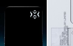 Nothing Phone (3) 的背面采用了创新的副显示屏。(图片来源：Nothing）