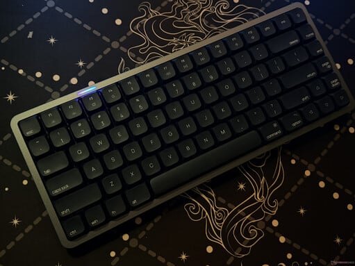 Akko Air 01 顶部的 RGB 灯带