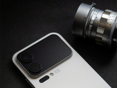 小米 17 Ultra 预计将于年底前在中国取代小米 17 Pro Max，后者如图。(图片来源：小米）