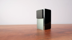 预览中的 OnePlus Open 设备。(来源:Unbox Therapy)