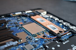 联想 ThinkPad T16 Gen 2：M.2 2280 固态硬盘