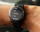 Garmin 的 Approach S44 和 S50 智能手表(如图)正在接受新的稳定更新。(图片来源:Garmin)