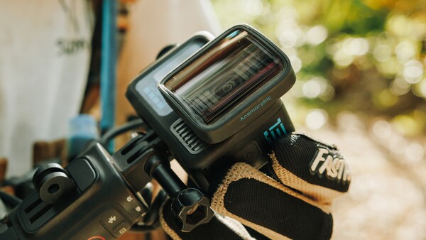 Anamorphic Lens Mod 可让 GoPro Hero 13 Black 用户以 21:9 电影模式拍摄。(图片来源：GoPro）