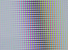 OLED 面板特写。(图片来源：Interelectronix）