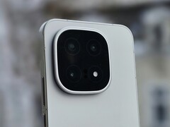 vivo iQOO 15 评测。(图片来源:Marcus Herbrich)