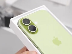 只有Apple 的入门级产品有望避免涨价，图为 iPhone 17 假机。(图片来源：Majin Bu）