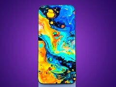 该面板的边框为 0.35 毫米，创下了历史新高。
