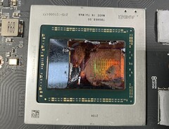 裂纹的GPU芯片（图片来源：KrisFix-Germany）。