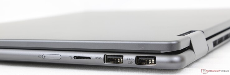 右侧电源按钮、MicroSD 读卡器、2x USB-A 3.2
