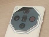 "OPPO Find X7 Pro"。(来源：新手评测通过微博发布）