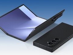 Galaxy 折叠和展开状态下的 Z TriFold。