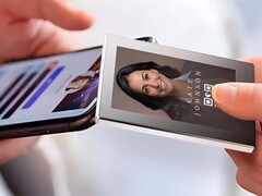 MagInk 是一款带有电子墨水和 &quot;查找我的位置 &quot;追踪功能的移动电源（图片来源：Tmobi、MagInk）