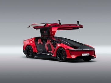Ceer EXOBOT 轿车。
