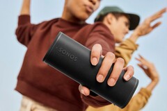 一些用户抱怨 Sonos Roam 上的 USB-C 端口熔化了。(图片来源：Sonos）