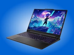 LOQ Essential 15IPH11 采用塑料机身。