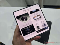 运行 OxygenOS 13.2 的 OnePlus Open(图片来源:Notebookcheck)