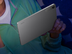 小米销售的红米 Pad 2 SE 有深灰色和银色两种颜色。