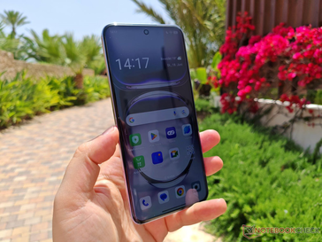 Oppo Reno12 Pro 上手图（via Notebookcheck）