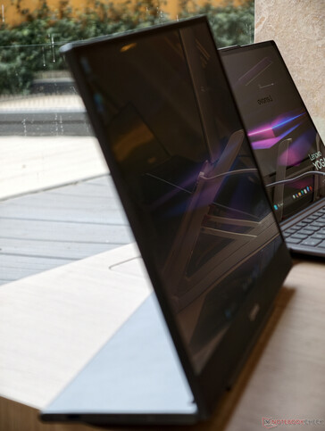 便携式显示器的超薄设计