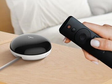 Tapo H110 红外遥控器和集线器。(图片来源：TP-Link）