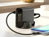 这款 Satechi 140 瓦 GAN 快速充电器一次最多可输出 140 瓦的功率。 
