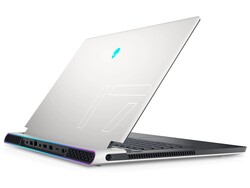 在审查中。Alienware x17 P48E。测试装置由戴尔提供