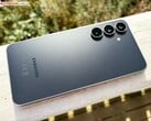 图中所示的三星Galaxy S25 FE的继任机型预计在设计上变化甚微。