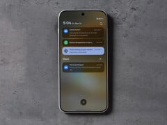 OnePlus 15 不得不关闭一些功能,以确保温度不会进一步升高。图:压力测试视频截图。(图片来源:Max Tech)