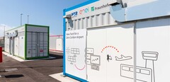 该项目使用了来自 Merces-Benz、Stellantis 和日产的 762 块汽车电池。(图片来源：Enel）