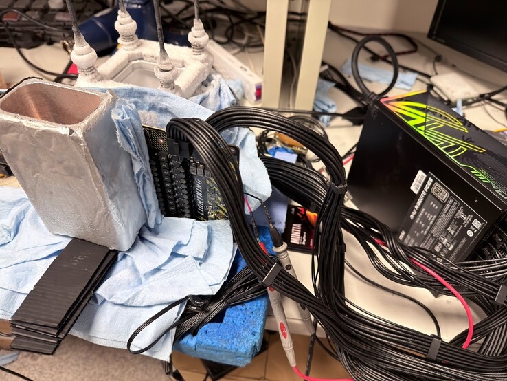 微星GeForce RTX 5090Lightning Z 已经被超频玩家超频至相当惊人的 3.742 GHz。(图片来源：微星科技 