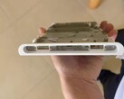传闻中的任天堂 Switch 2 OLED 原型机的假想框架（如图）让一些满怀希望的玩家相信任天堂 Switch 2 OLED 已经在制作中。(图片来源：Gazlog）