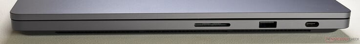 右侧:SD 卡读卡器,USB-A 3.2 Gen. 1(5 Gbps),USB-C 4.0(40 Gbps,磁吸式,DisplayPort 2.1,Power Delivery)