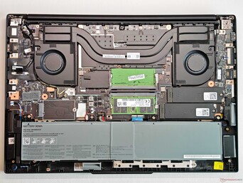 ThinkPad P16v Gen 3 的冷却装置可承受 80 瓦的功率。(图片来源：Notebookcheck）