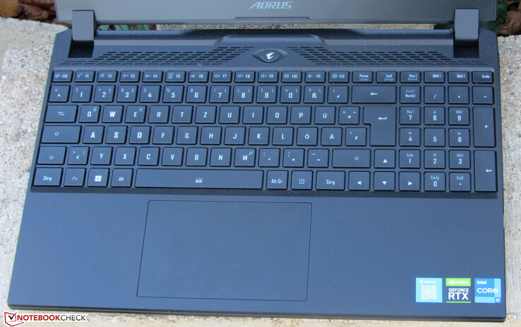 Aorus 15 XE5的键盘