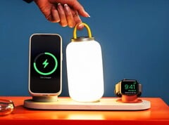 DailyObjects 充电器还可以为便携式台灯充电。