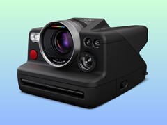 宝丽来 I-2 是一款相对高端的即时照相机，采用手动控制（图片来源：宝丽来）