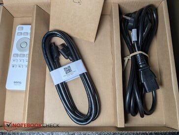 HDMI线和电源线
