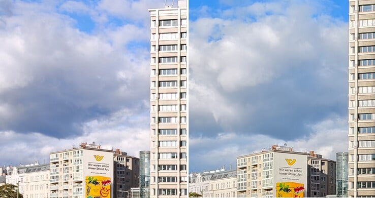 左:Oppo 从 1200 万像素照片中裁剪出的 23mm 照片。右图Vivo 从 28mm 传感器裁剪而成。