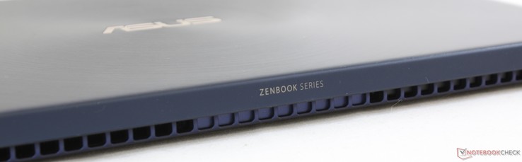 Rear: No connectivity