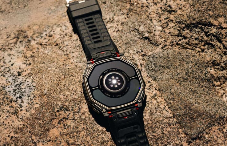 深入解析 Amazfit 的新款后置光伏太阳能电池板。