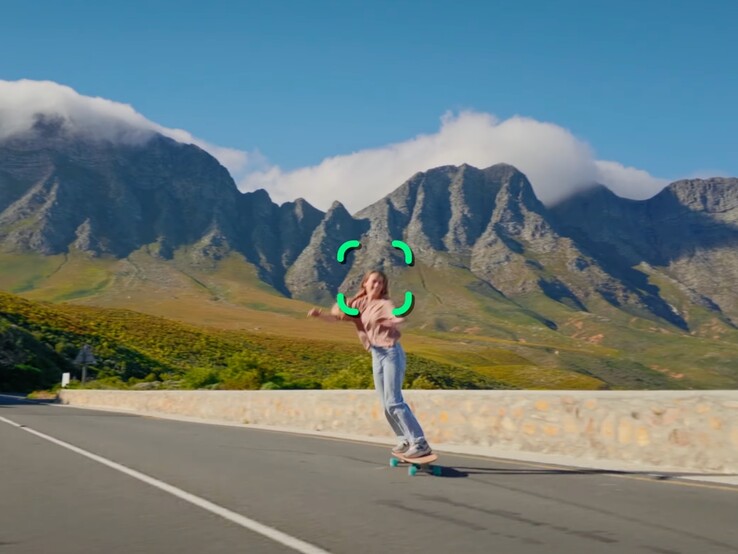 ActiveTrack 7.0：4 倍变焦跟踪和 