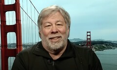 Apple的联合创始人史蒂夫-沃兹尼亚克分享了他对Apple 智能的看法。(来源：彭博社通过 YouTube）