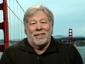 Apple的联合创始人史蒂夫-沃兹尼亚克分享了他对Apple 智能的看法。(来源：彭博社通过 YouTube）