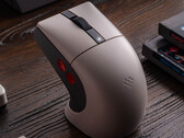 复古 R8 N 版（图片来源：8BitDo）